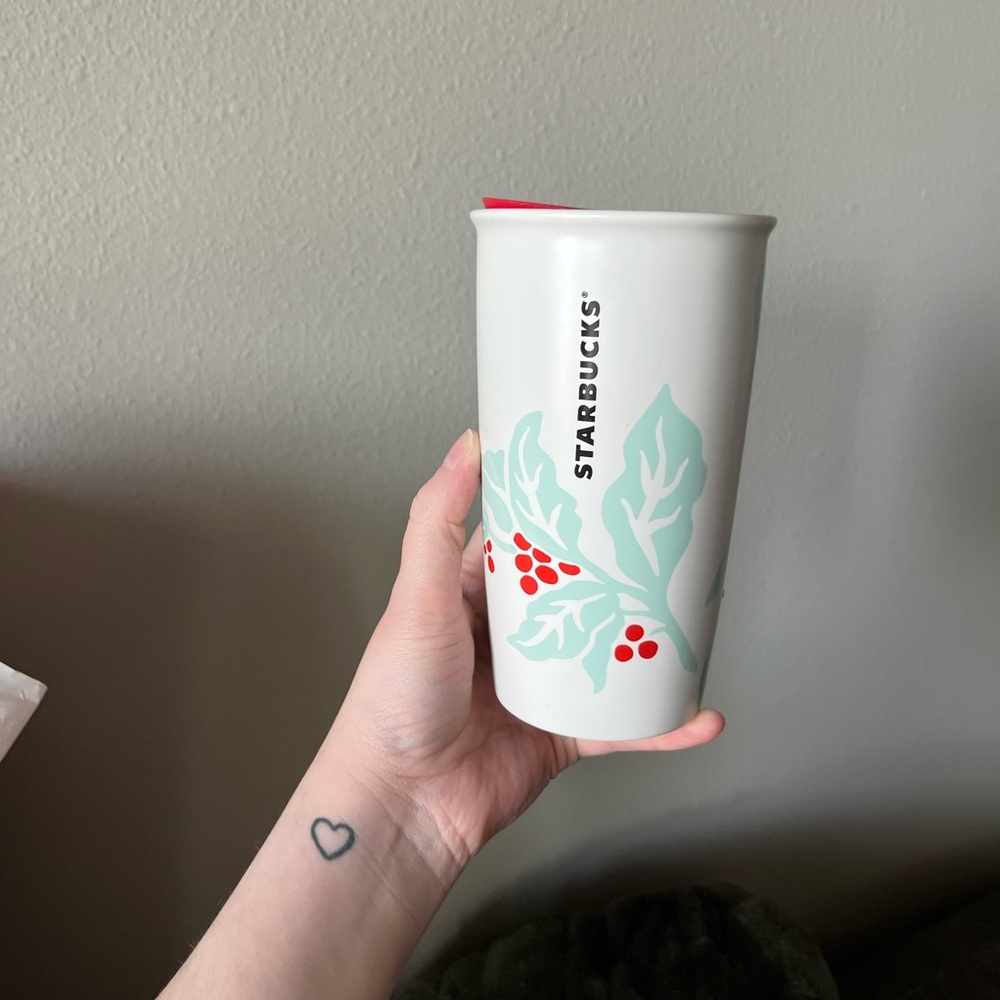 NWT Limited Edition Starbucks Grande Christmas Mug